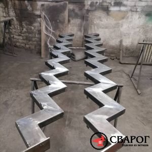 Лестница Ираклион на металлических косоурах